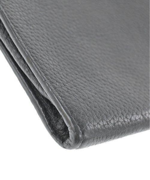 LOUIS VUITTON Clutches