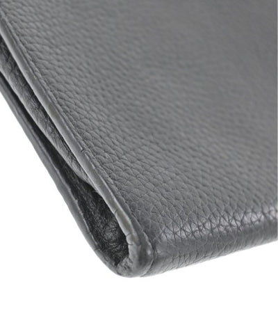 LOUIS VUITTON Clutches