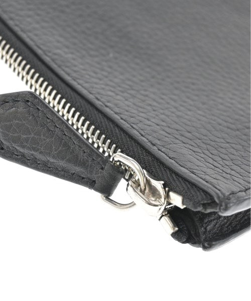 LOUIS VUITTON Clutches