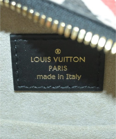 LOUIS VUITTON Shoulder bags