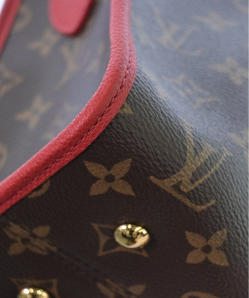 LOUIS VUITTON Shoulder bags