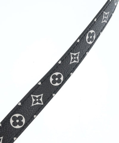 LOUIS VUITTON Shoulder bags