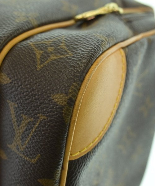 LOUIS VUITTON Shoulder bags