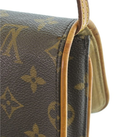 LOUIS VUITTON Shoulder bags