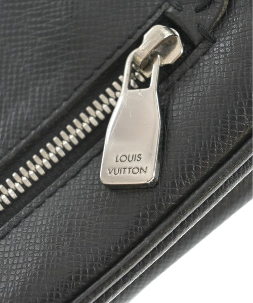 LOUIS VUITTON Clutches