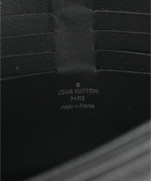 LOUIS VUITTON Clutches