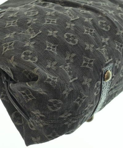 LOUIS VUITTON Shoulder bags