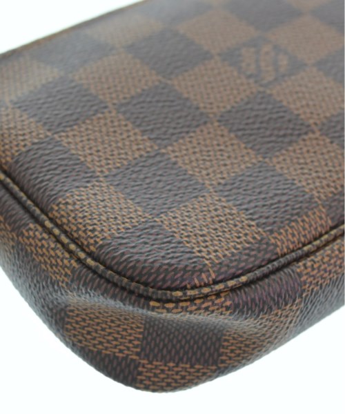 LOUIS VUITTON Shoulder bags