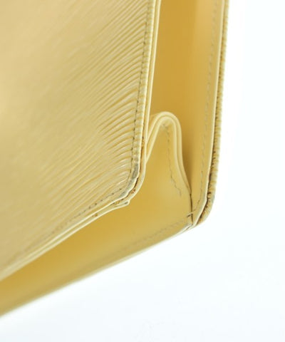 LOUIS VUITTON Shoulder bags