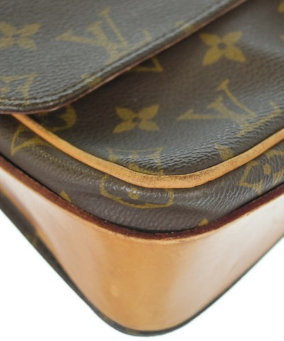 LOUIS VUITTON Shoulder bags