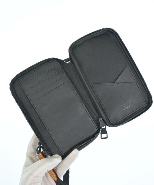 LOUIS VUITTON Shoulder bags