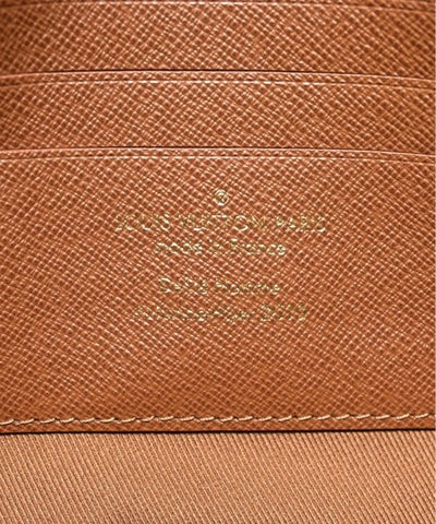 LOUIS VUITTON Clutches