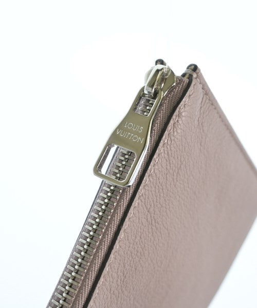 LOUIS VUITTON Clutches