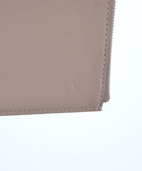 LOUIS VUITTON Clutches