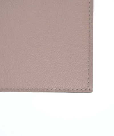 LOUIS VUITTON Clutches