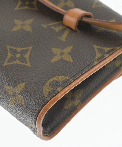 LOUIS VUITTON Shoulder bags