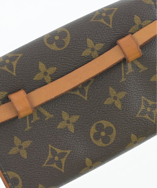 LOUIS VUITTON Shoulder bags