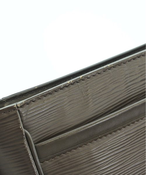 LOUIS VUITTON Shoulder bags