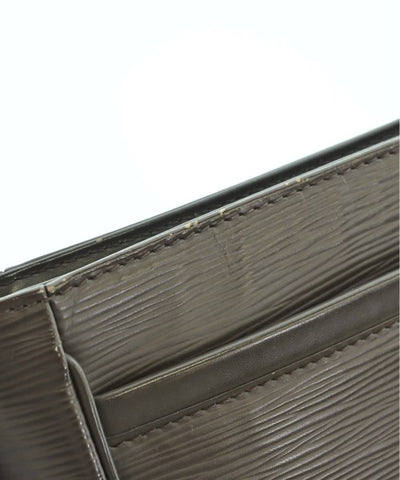 LOUIS VUITTON Shoulder bags