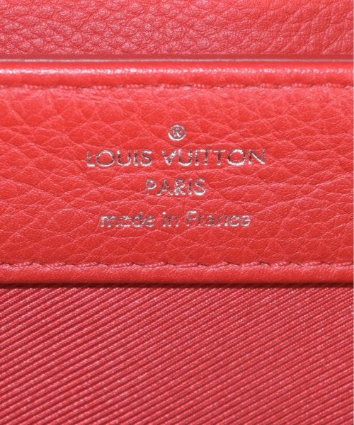 LOUIS VUITTON Shoulder bags