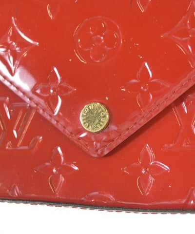 LOUIS VUITTON Shoulder bags