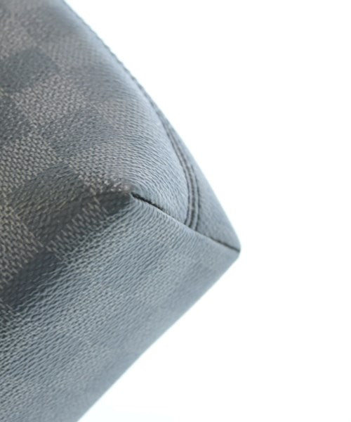 LOUIS VUITTON Shoulder bags