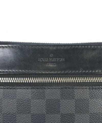 LOUIS VUITTON Shoulder bags