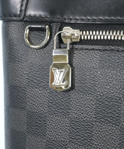 LOUIS VUITTON Shoulder bags