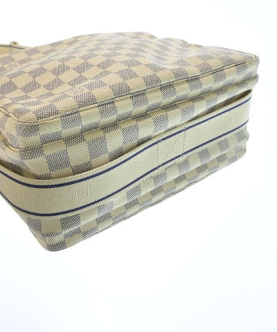 LOUIS VUITTON Shoulder bags