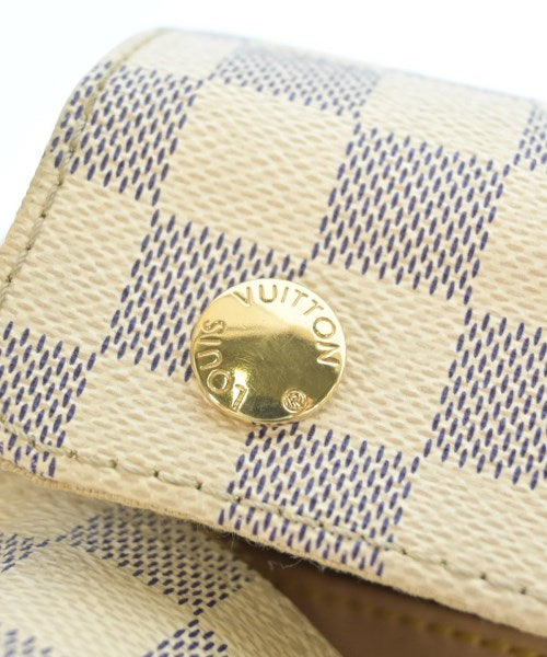 LOUIS VUITTON Shoulder bags