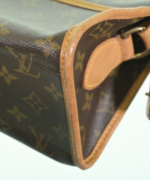LOUIS VUITTON Shoulder bags