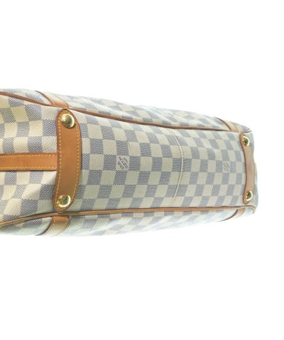 LOUIS VUITTON Shoulder bags