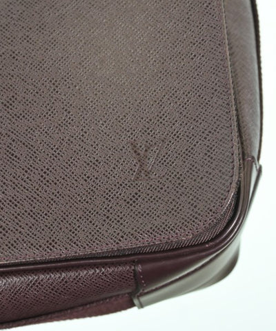 LOUIS VUITTON Shoulder bags