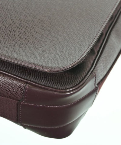 LOUIS VUITTON Shoulder bags