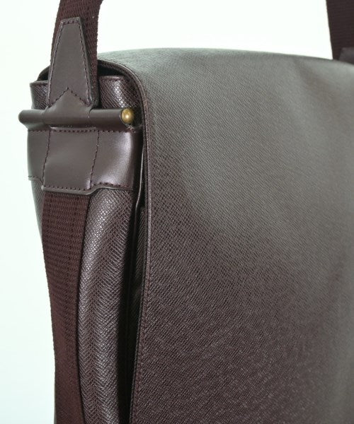 LOUIS VUITTON Shoulder bags