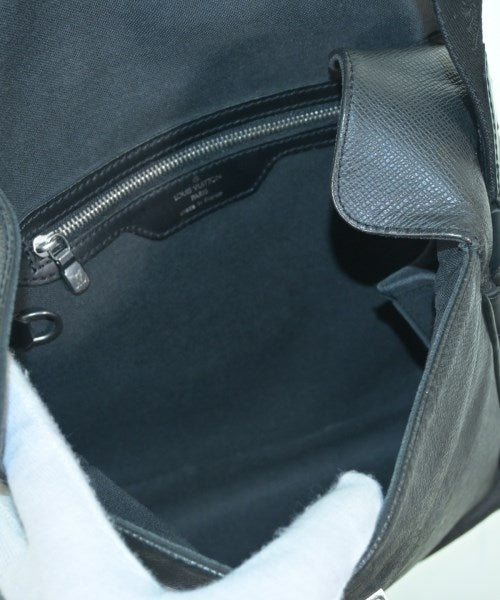 LOUIS VUITTON Shoulder bags