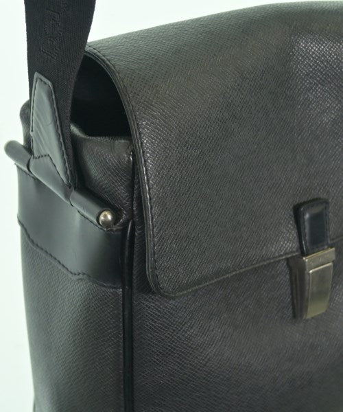 LOUIS VUITTON Shoulder bags