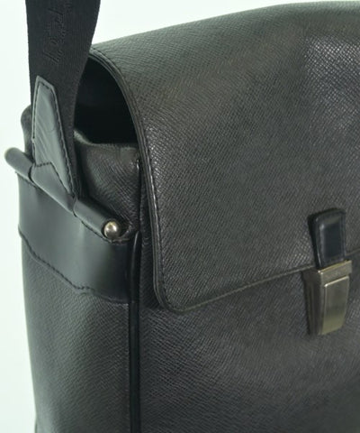 LOUIS VUITTON Shoulder bags