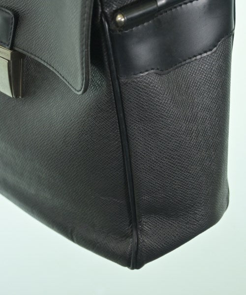 LOUIS VUITTON Shoulder bags