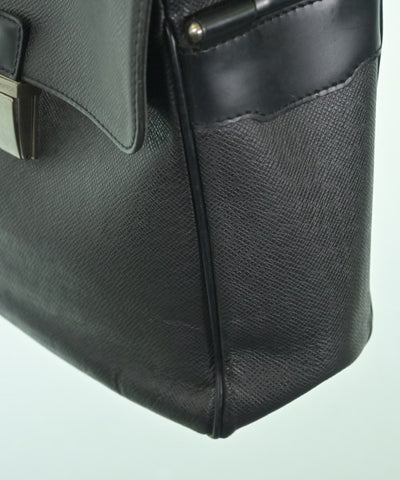 LOUIS VUITTON Shoulder bags