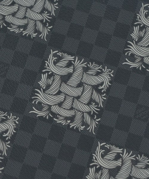 LOUIS VUITTON Clutches