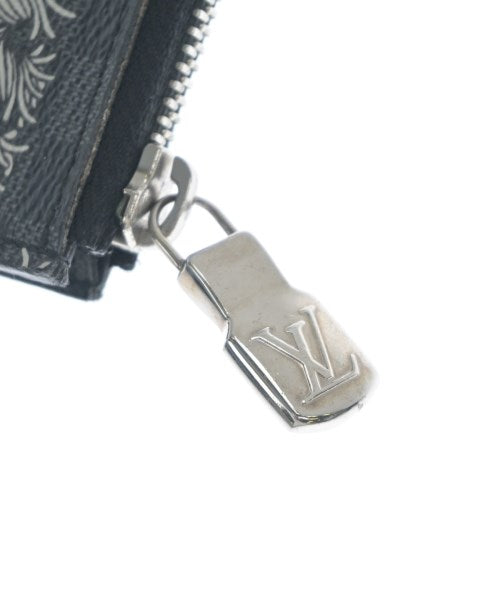 LOUIS VUITTON Clutches