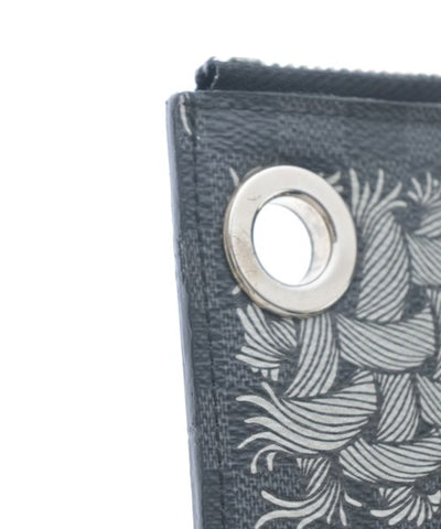 LOUIS VUITTON Clutches