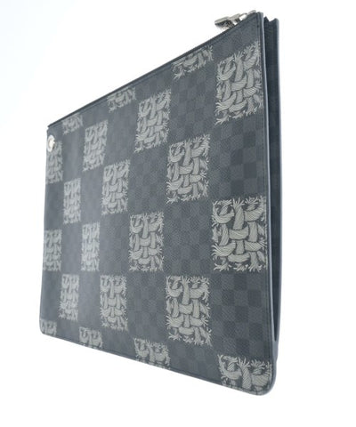 LOUIS VUITTON Clutches