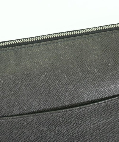 LOUIS VUITTON Shoulder bags