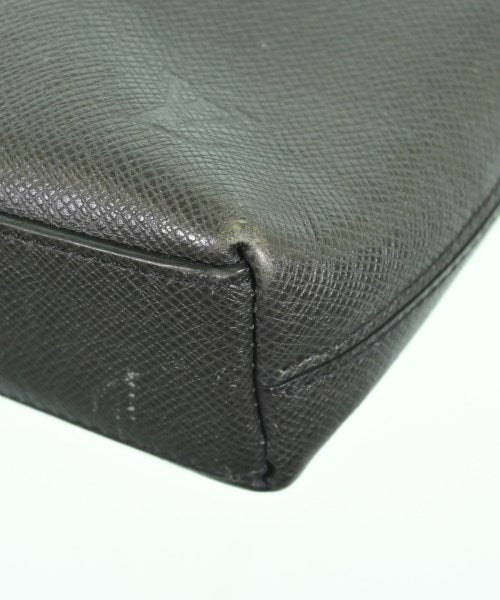 LOUIS VUITTON Shoulder bags