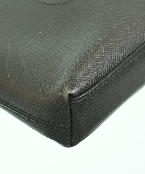 LOUIS VUITTON Shoulder bags