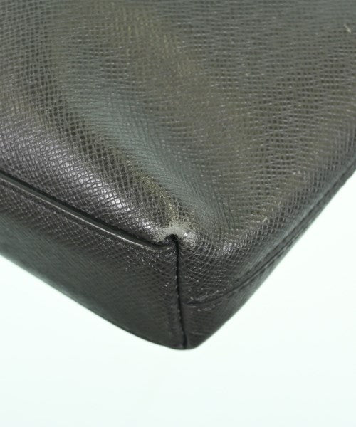 LOUIS VUITTON Shoulder bags