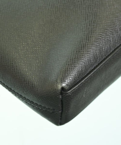 LOUIS VUITTON Shoulder bags