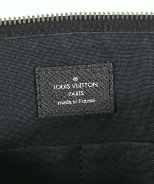 LOUIS VUITTON Shoulder bags